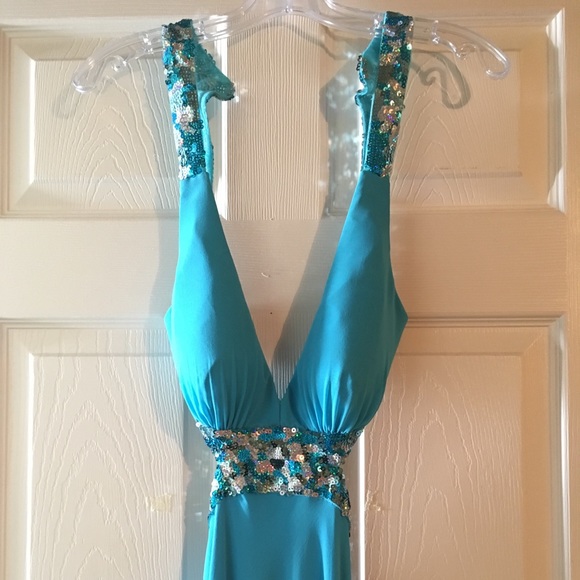 Prom dress - Picture 1 of 4